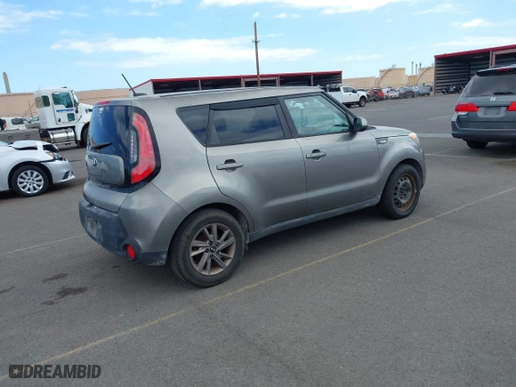 2014 Kia Soul with VIN KNDJN2A2XE7062263, listed as a IAAI auction lot 42045938 with 120,914 mi miles. Bid and sale history available at carsss.com. Image 4.
