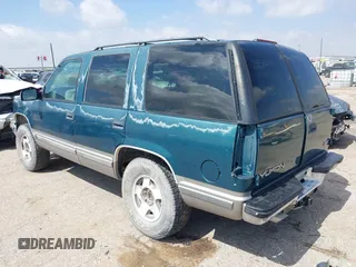 1998 GMC Yukon z VIN 1GKEK13R3WJ715863, wystawiony jako IAAI lot #42410130 z przebiegiem 154 139 mil mil oraz . Historia ofert i sprzedaży dostępna na DreamBid. Obrazek 3.