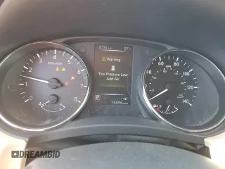2017 Nissan Rogue SV z VIN 5N1AT2MN9HC761869, wystawiony jako Copart lot #57782335 z przebiegiem 76 896 mil mil oraz Szkoda całkowita • Salvage title. Historia ofert i sprzedaży dostępna na DreamBid. Obrazek 9.