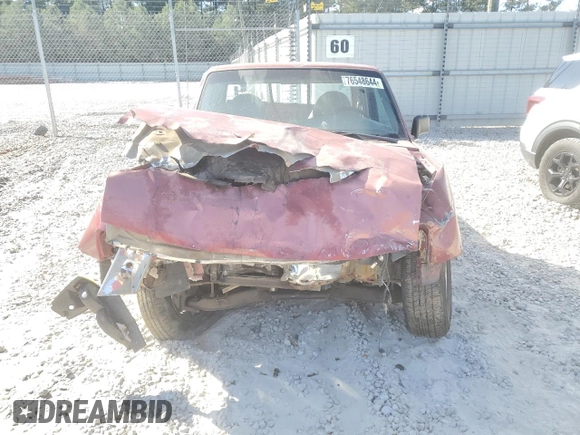 1998 Ford Ranger XL z VIN 1FTYR10U0WUA32708, wystawiony jako Copart lot #52278275 z przebiegiem 230 249 mil mil oraz Szkoda całkowita • Salvage title. Historia ofert i sprzedaży dostępna na DreamBid. Obrazek 5.