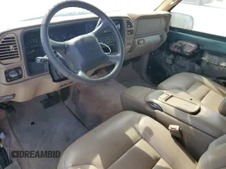 1998 GMC Suburban z VIN 3GKFK16R1WG511256, wystawiony jako Copart lot #77568484 z przebiegiem 301 116 mil mil oraz Czysty tytuł • Clean title. Historia ofert i sprzedaży dostępna na DreamBid. Obrazek 8.
