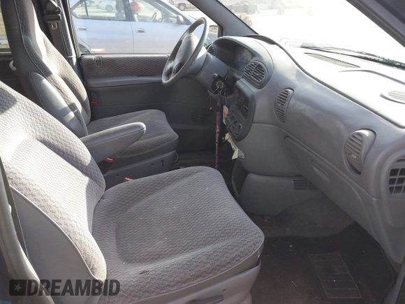 2000 Dodge Caravan SE with VIN 2B4GP45R9YR661145, listed as a IAAI auction lot 41819130 with 233,411 mi miles and . Bid and sale history available at DreamBid. Image 5.