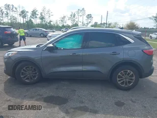2022 Ford Escape SE z VIN 1FMCU0G61NUA48338, wystawiony jako IAAI lot #41941777 z przebiegiem 67 610 mil mil oraz . Historia ofert i sprzedaży dostępna na DreamBid. Obrazek 14.