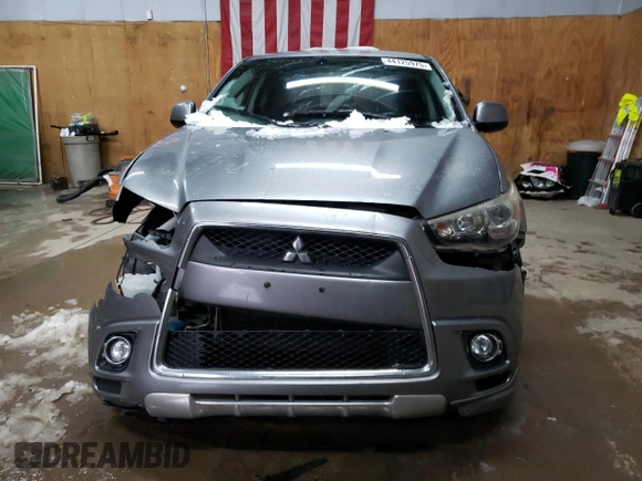 2011 Mitsubishi Outlander SE z VIN JA4AR4AU2BZ023338, wystawiony jako Copart lot #44125975 z przebiegiem 156 342 mil mil oraz Czysty tytuł • Clean title. Historia ofert i sprzedaży dostępna na DreamBid. Obrazek 5.