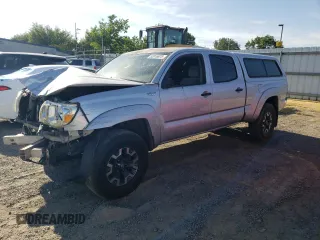 2007 Toyota Tacoma PreRunner z VIN 5TEKU72N57Z410785, wystawiony jako Copart lot #55916975 z przebiegiem 333 221 mil mil oraz Szkoda całkowita • Salvage title. Historia ofert i sprzedaży dostępna na DreamBid. Obrazek 1.