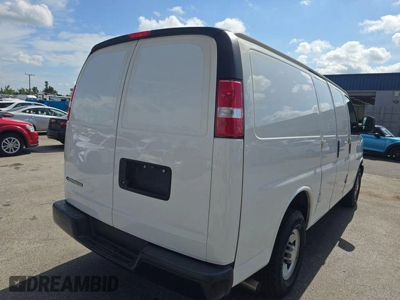2021 Chevrolet Express Cargo z VIN 1GCWGAFPXM1166123, wystawiony jako IAAI lot #42566386 z przebiegiem 112 553 mil mil oraz . Historia ofert i sprzedaży dostępna na DreamBid. Obrazek 24.