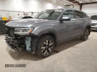 2021 Volkswagen Atlas SE with VIN 1V2LC2CA3MC204640, listed as a Copart auction lot 87042584 with 44,106 mi miles and Salvage title. Bid and sale history available at DreamBid. Image 1.