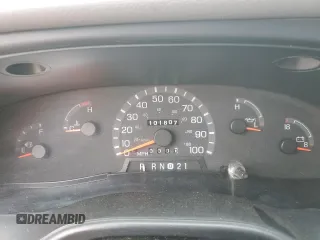 2001 Ford Econoline Passenger XL with VIN 1FBSS31L41HB19352, listed as a Copart auction lot 53101325 with 101,807 mi miles and Salvage title. Bid and sale history available at DreamBid. Image 9.