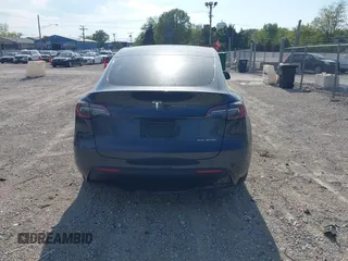 2024 Tesla Model Y Long Range z VIN 7SAYGDEE2RF992489, wystawiony jako IAAI lot #42258232 z przebiegiem 14 771 mil mil oraz . Historia ofert i sprzedaży dostępna na DreamBid. Obrazek 16.