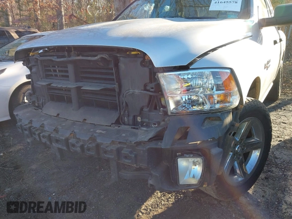 2018 Ram 1500 Tradesman z VIN 1C6RR7FT5JS186896, wystawiony jako IAAI lot #41645578 z przebiegiem 77 869 mil mil oraz . Historia ofert i sprzedaży dostępna na DreamBid. Obrazek 18.