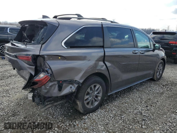2021 Toyota Sienna XLE with VIN 5TDYRKEC1MS072223, listed as a Copart auction lot 45282985 with 81,311 mi miles and Salvage Title. Bid and sale history available at DreamBid. Image 3.