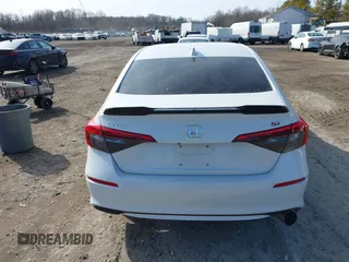2024 Honda Civic Si z VIN 2HGFE1E5XRH474084, wystawiony jako IAAI lot #41465798 z przebiegiem 14 141 mil mil oraz . Historia ofert i sprzedaży dostępna na DreamBid. Obrazek 16.