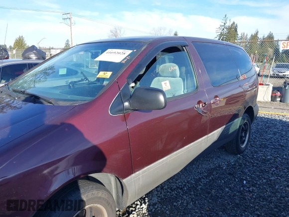 1999 Toyota Sienna CE with VIN 4T3ZF19C0XU151077, listed as a IAAI auction lot 41692028 with 1 mi miles. Bid and sale history available at carsss.com. Image 6.