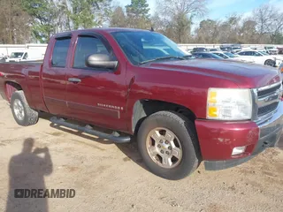 2008 Chevrolet Silverado 1500 1LT with VIN 1GCEC19J68Z100996, listed as a IAAI auction lot 41704750 with 127,463 mi miles and . Bid and sale history available at DreamBid. Image 1.