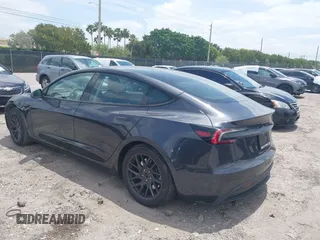 2024 Tesla Model 3 z VIN 5YJ3E1EAXRF754866, wystawiony jako IAAI lot #42082242 z przebiegiem 7 754 mil mil oraz . Historia ofert i sprzedaży dostępna na DreamBid. Obrazek 3.