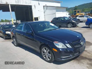 2011 Mercedes-Benz E-Class E 350 Luxury with VIN WDDHF5GB9BA310544, listed as a IAAI auction lot 40216582 with 166,785 mi miles. Bid and sale history available at carsss.com. Image 1.