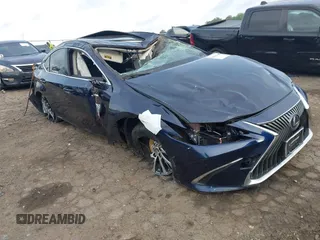 2019 Lexus ES 300h with VIN JTHB21B17K2041990, listed as a IAAI auction lot 42285970 with 61,245 mi miles and . Bid and sale history available at DreamBid. Image 1.