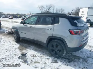 2019 Jeep Compass Latitude with VIN 3C4NJDBB2KT817601, listed as a IAAI auction lot 41506659 with 95,457 mi miles. Bid and sale history available at carsss.com. Image 3.