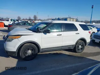 2014 Ford Police Interceptor Utility z VIN 1FM5K8ARXEGA33593, wystawiony jako IAAI lot #41342821 z przebiegiem 175 456 mil mil oraz . Historia ofert i sprzedaży dostępna na DreamBid. Obrazek 13.