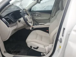 2023 Volvo XC90 Plus with VIN YV4H600N2P1949810, listed as a Copart auction lot 84947784 with 40,842 mi miles and Clean title. Bid and sale history available at DreamBid. Image 7.
