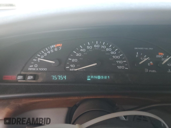 1998 Oldsmobile 88 LS z VIN 1G3HN52K4W4803377, wystawiony jako Copart lot #75638114 z przebiegiem 75 754 mil mil oraz Tytuł czysty. Historia ofert i sprzedaży dostępna na DreamBid. Obrazek 9.