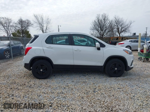 2018 Chevrolet Trax LS with VIN KL7CJNSB5JB713243, listed as a IAAI auction lot 41812654 with 92,901 mi miles. Bid and sale history available at carsss.com. Image 13.