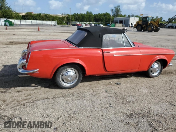 1965 FIAT 124 Spider z VIN 118H039439, wystawiony jako Copart lot #78980814 z przebiegiem 26 509 mil mil oraz Czysty tytuł • Clean title. Historia ofert i sprzedaży dostępna na DreamBid. Obrazek 3.