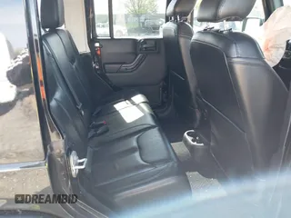 2017 Jeep Wrangler Unlimited Sahara z VIN 1C4BJWEG4HL692465, wystawiony jako IAAI lot #42097994 z przebiegiem 135 692 mil mil oraz . Historia ofert i sprzedaży dostępna na DreamBid. Obrazek 8.