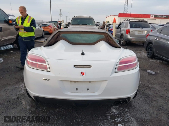 2007 Saturn Sky with VIN 1G8MB35B87Y113465, listed as a IAAI auction lot 41192976 with 230,712 mi miles. Bid and sale history available at carsss.com. Image 16.