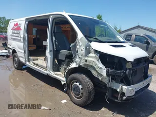 2016 Ford Transit Cargo z VIN 1FTYR2ZM5GKA32015, wystawiony jako IAAI lot #42288362 z przebiegiem 227 261 mil mil oraz . Historia ofert i sprzedaży dostępna na DreamBid. Obrazek 1.