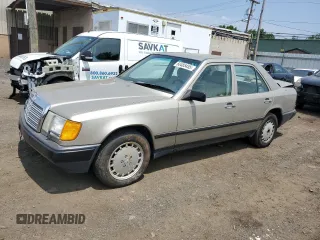 1989 Mercedes-Benz 300 E z VIN WDBEA30D8KA823147, wystawiony jako Copart lot #60485455 z przebiegiem 126 614 mil mil oraz Szkoda całkowita • Salvage title. Historia ofert i sprzedaży dostępna na DreamBid. Obrazek 1.