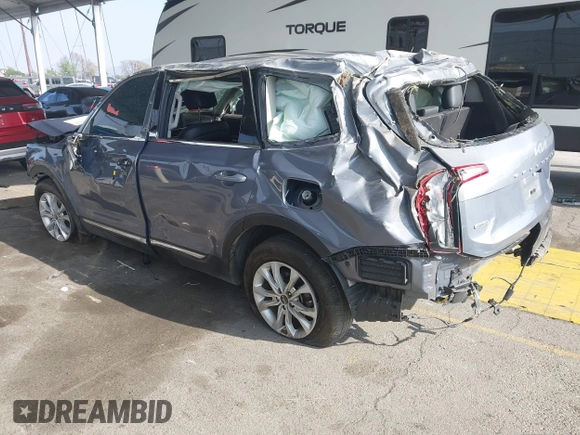 2022 Kia Telluride LX with VIN 5XYP2DHC7NG221269, listed as a IAAI auction lot 42045042 with 42,294 mi miles and . Bid and sale history available at DreamBid. Image 3.