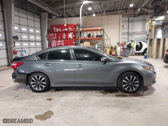 2017 Nissan Altima 2.5 SR with VIN 1N4AL3AP1HC184308, listed as a IAAI auction lot 41729115 with 155,018 mi miles. Bid and sale history available at carsss.com. Image 13.