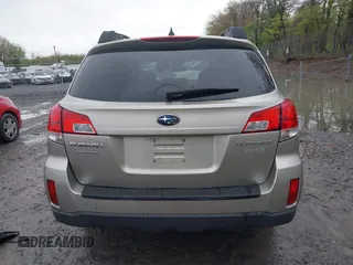2014 Subaru Outback Premium с VIN 4S4BRBCC2E3264564, выставлен на аукционе IAAI как лот 42193356 с пробегом 121 460 миль миль и . История ставок и продаж доступна на DreamBid. Изображение 16.