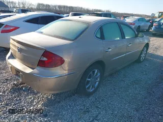 2005 Buick LaCrosse CXS with VIN 2G4WE567951256996, listed as a IAAI auction lot 41811157 with 136,854 mi miles. Bid and sale history available at carsss.com. Image 4.