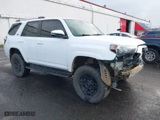 2020 Toyota 4Runner SR5 with VIN JTEBU5JR4L5812184, listed as a IAAI auction lot 41206002 with 69,278 mi miles. Bid and sale history available at carsss.com. Image 1.