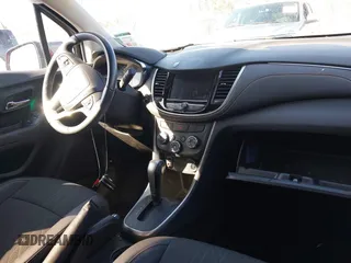 2022 Chevrolet Trax LT with VIN KL7CJLSM9NB568820, listed as a IAAI auction lot 41757713 with 35,243 mi miles. Bid and sale history available at carsss.com. Image 5.