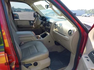 2004 Ford Expedition Special Service with VIN 1FMPU16L24LB73500, listed as a IAAI auction lot 41928555 with 1 mi miles. Bid and sale history available at carsss.com. Image 5.