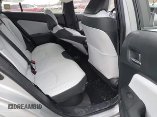 2021 Toyota Prius LE z VIN JTDL9MFU4M3028389, wystawiony jako IAAI lot #41800573 z przebiegiem 32 623 mil mil oraz . Historia ofert i sprzedaży dostępna na DreamBid. Obrazek 8.