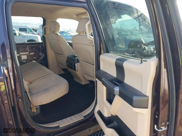 2018 Ford F-150 XL with VIN 1FTFW1EG4JKD10369, listed as a IAAI auction lot 40902272 with 127,782 mi miles. Bid and sale history available at carsss.com. Image 8.
