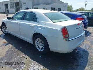 2013 Chrysler 300 z VIN 2C3CCAAG1DH603521, wystawiony jako IAAI lot #42059860 z przebiegiem 155 235 mil mil oraz . Historia ofert i sprzedaży dostępna na DreamBid. Obrazek 3.