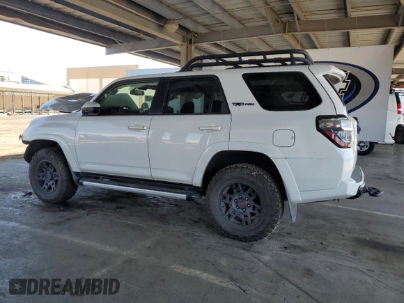 2019 Toyota 4Runner SR5 с VIN JTEBU5JR5K5700458, выставлен на аукционе Copart как лот 59049125 с пробегом 70 684 миль миль и Списание • Salvage title. История ставок и продаж доступна на DreamBid. Изображение 2.
