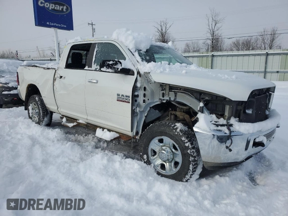 2017 Ram 2500 SLT z VIN 3C6UR5DL3HG652280, wystawiony jako Copart lot #47184555 z przebiegiem 98 727 mil mil oraz Szkoda całkowita • Salvage title. Historia ofert i sprzedaży dostępna na DreamBid. Obrazek 4.