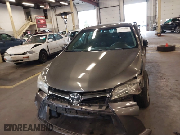 2015 Toyota Camry XLE with VIN 4T4BF1FK4FR474445, listed as a IAAI auction lot 40777928 with 222,913 mi miles. Bid and sale history available at carsss.com. Image 12.