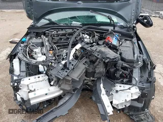 2025 Honda Civic Sport z VIN 19XFL2H84SE003646, wystawiony jako IAAI lot #42158531 z przebiegiem Nie podano mil oraz . Historia ofert i sprzedaży dostępna na DreamBid. Obrazek 6.