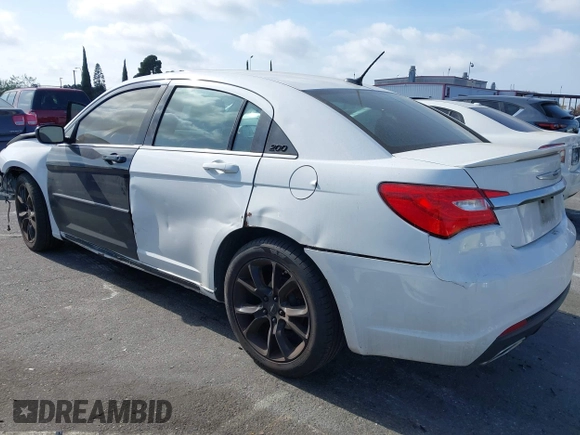 2013 Chrysler 200 Limited with VIN 1C3CCBCG8DN751644, listed as a IAAI auction lot 42117556 with 128,554 mi miles. Bid and sale history available at carsss.com. Image 3.