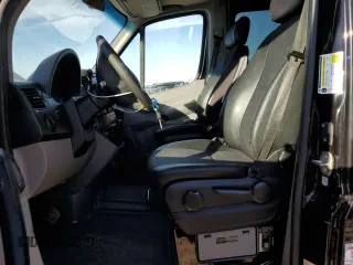 2018 Mercedes-Benz Sprinter Passenger with VIN WDZPE8CD6JP619160, listed as a Copart auction lot 81853264 with 199,949 mi miles and Clean Title. Bid and sale history available at carsss.com. Image 7.