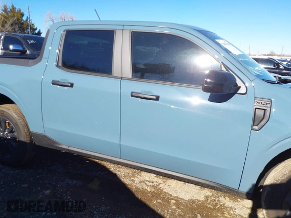 2023 Ford Maverick XL z VIN 3FTTW8F90PRB00416, wystawiony jako IAAI lot #38472866 z przebiegiem 1 427 mil mil oraz . Historia ofert i sprzedaży dostępna na DreamBid. Obrazek 14.