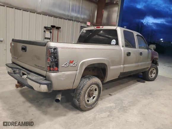 2002 Chevrolet Silverado 2500HD LS with VIN 1GCHK23U42F164049, listed as a Copart auction lot 89321135 with NaN miles and Non Repairable. Bid and sale history available at carsss.com. Image 3.