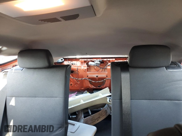 2014 BMW X1 xDrive28i z VIN WBAVL1C50EVY11864, wystawiony jako Copart lot #54181865 z przebiegiem 84 636 mil mil oraz Szkoda całkowita • Salvage title. Historia ofert i sprzedaży dostępna na DreamBid. Obrazek 10.